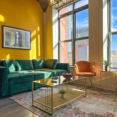 Spacious 2Br Vacation Rental With City View, Optional Parking And Gym Near Mccormick Place & Downtown Chicago Attractions מראה חיצוני תמונה