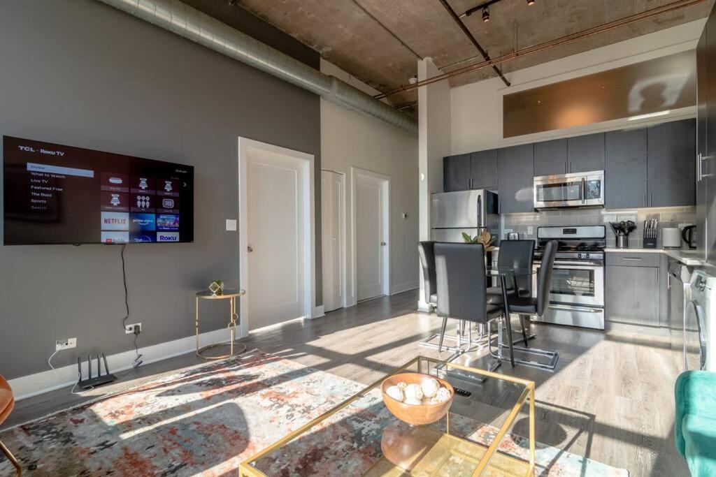Spacious 2Br Vacation Rental With City View, Optional Parking And Gym Near Mccormick Place & Downtown Chicago Attractions מראה חיצוני תמונה