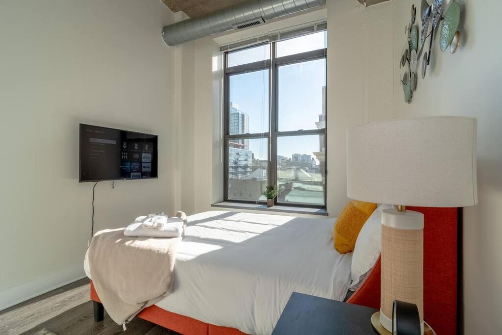 Spacious 2Br Vacation Rental With City View, Optional Parking And Gym Near Mccormick Place & Downtown Chicago Attractions מראה חיצוני תמונה