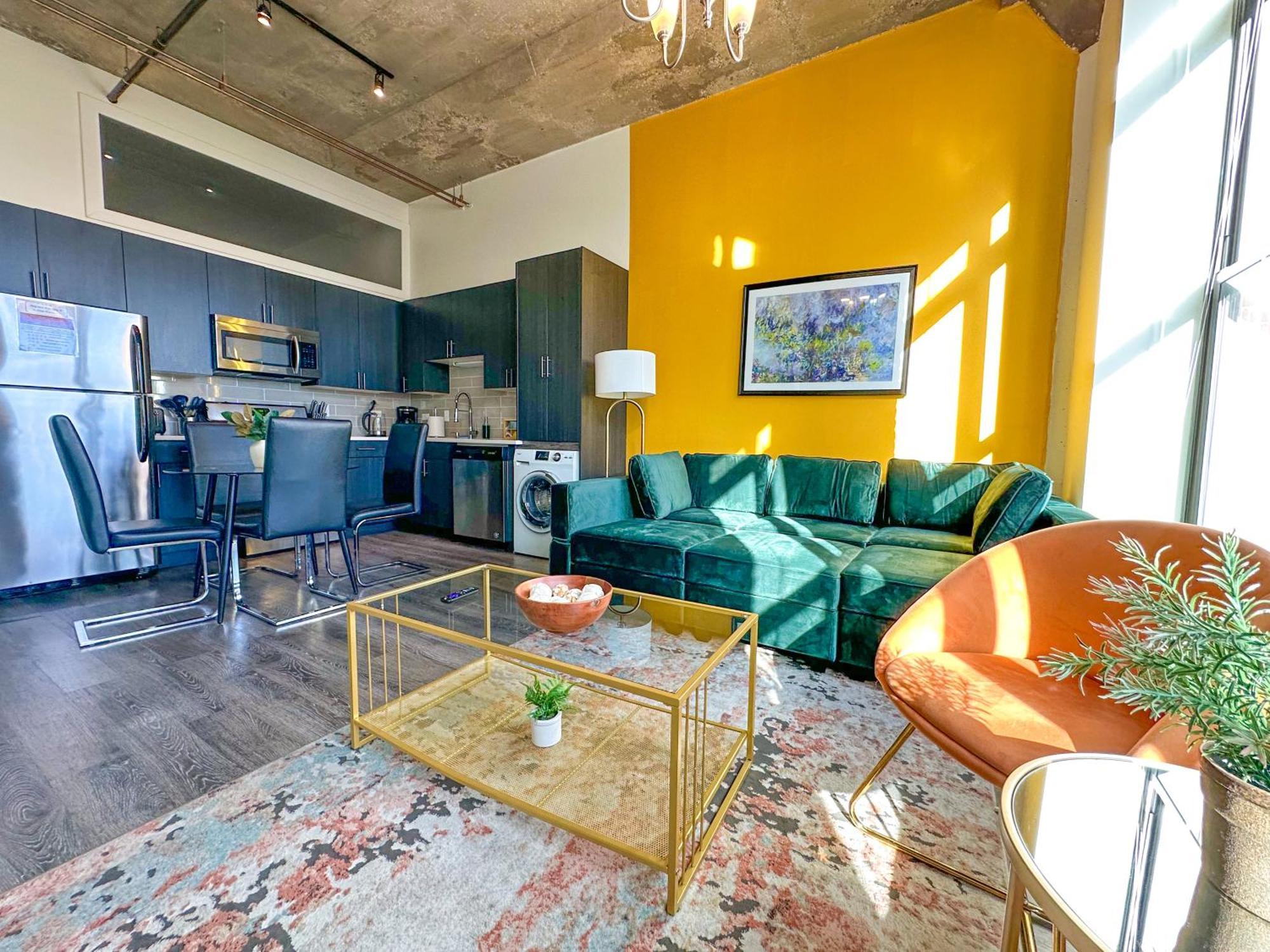 Spacious 2Br Vacation Rental With City View, Optional Parking And Gym Near Mccormick Place & Downtown Chicago Attractions מראה חיצוני תמונה