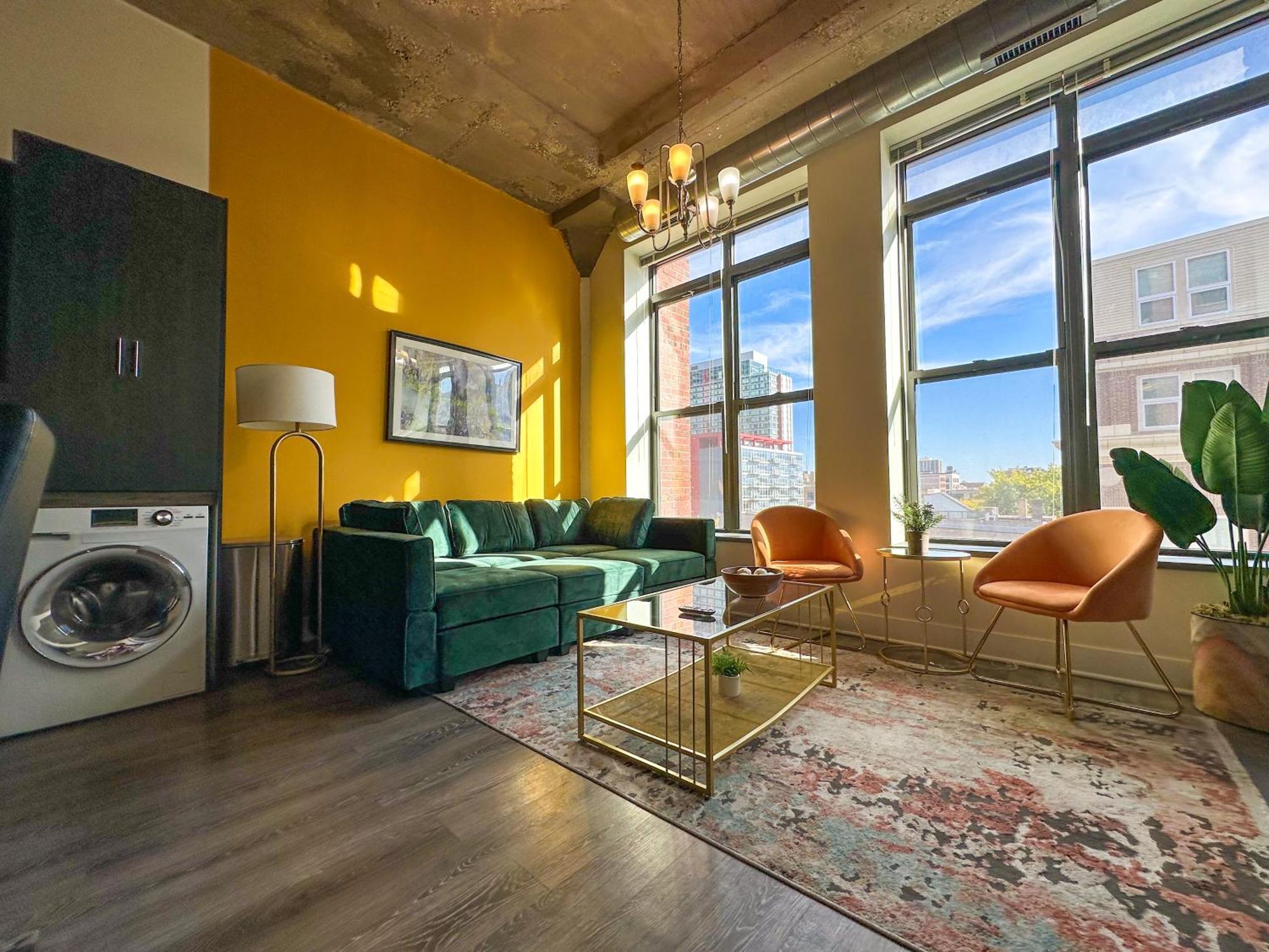 Spacious 2Br Vacation Rental With City View, Optional Parking And Gym Near Mccormick Place & Downtown Chicago Attractions מראה חיצוני תמונה
